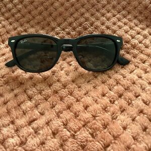 Ray-Ban Classic Black Sunglasses
